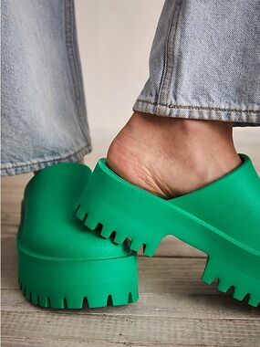 Jeffrey Campbell 10 Platform Green Clog Boho Preppy Funky Vacation Pool Festival